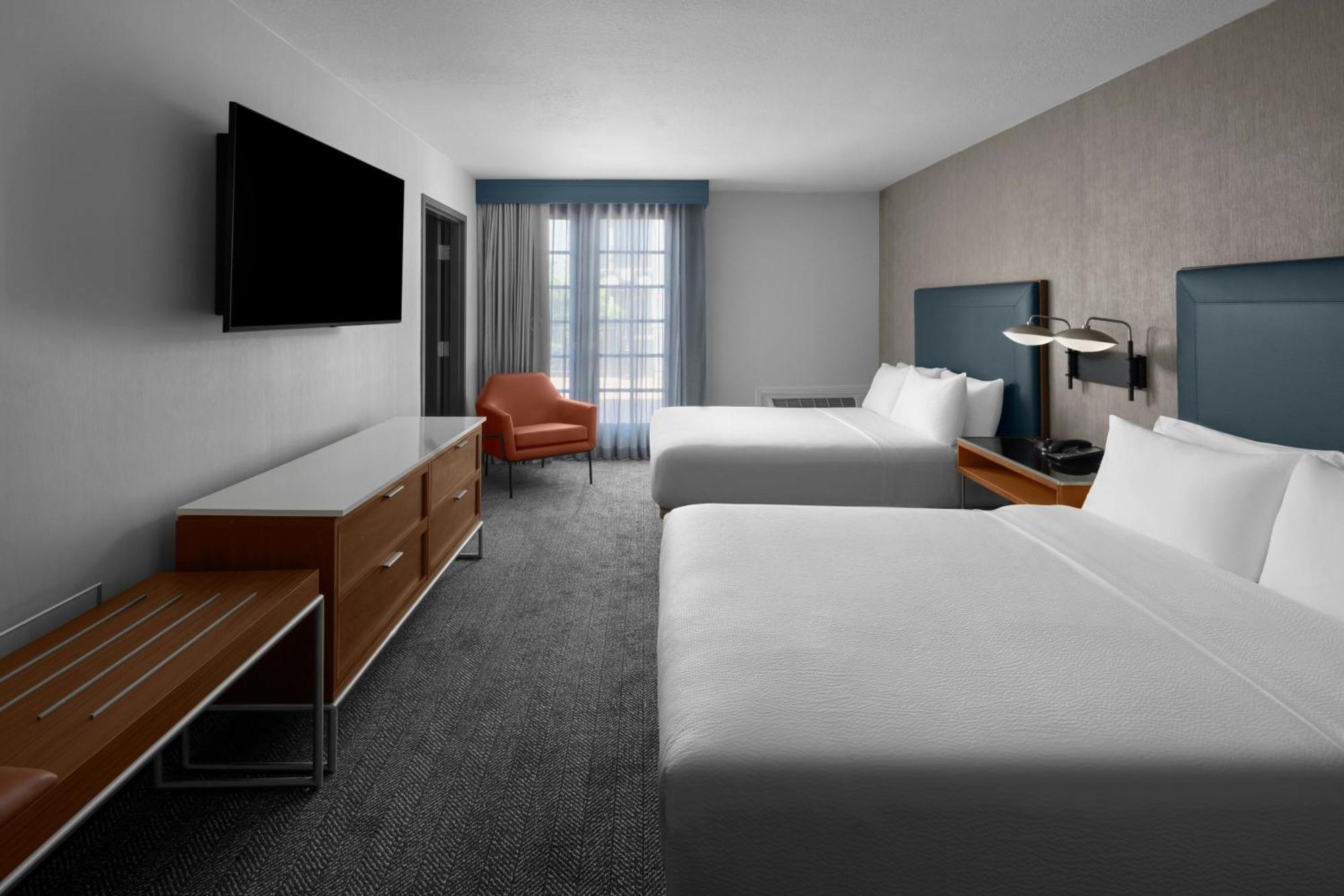 Courtyard San Jose Airport Hotel Exterior photo